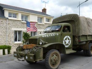 Commémoration 70 ans signature reddition Poche de Saint-Nazaire camion de dépannage Ward américain